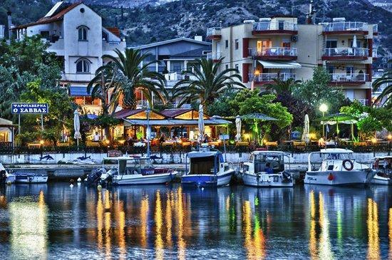 Port View Suites Kavala Buitenkant foto