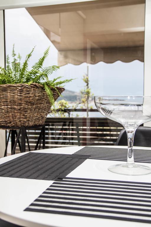 Port View Suites Kavala Buitenkant foto