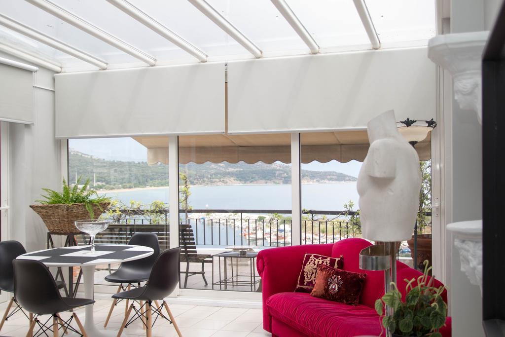 Port View Suites Kavala Buitenkant foto